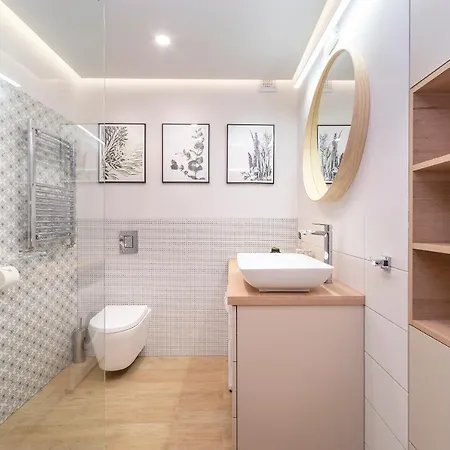 Beautiful 600 M To The By Renters Apartman *